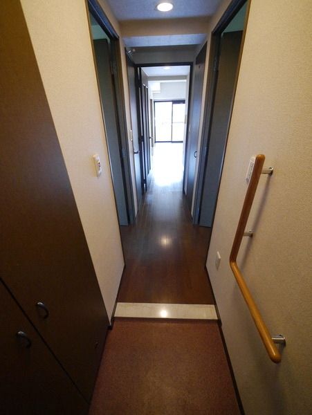 玄関　★お問い合わせはタウンハウジングまで★