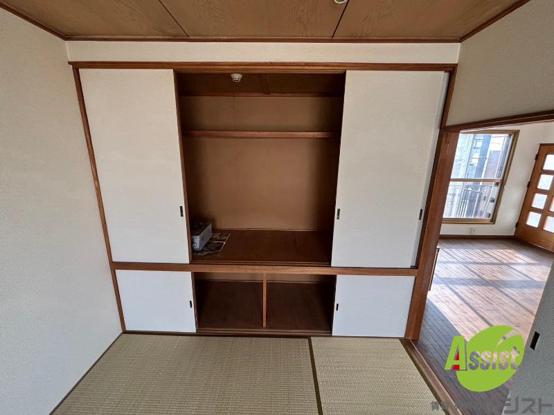 収納　こちらは収納です。物をしまう事ができますね！