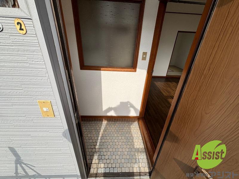 玄関　玄関の様子です。明るい印象ですね。気分もあがりそう。