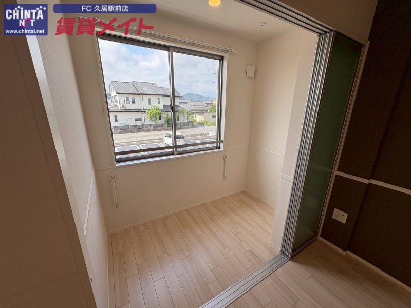 バルコニー　別部屋の写真です