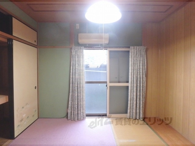 京阪石山坂本線 滋賀里駅 徒歩8分 1階建 築33年の居間写真