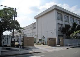 中学校　尼崎市立日新中学校（中学校）まで668m