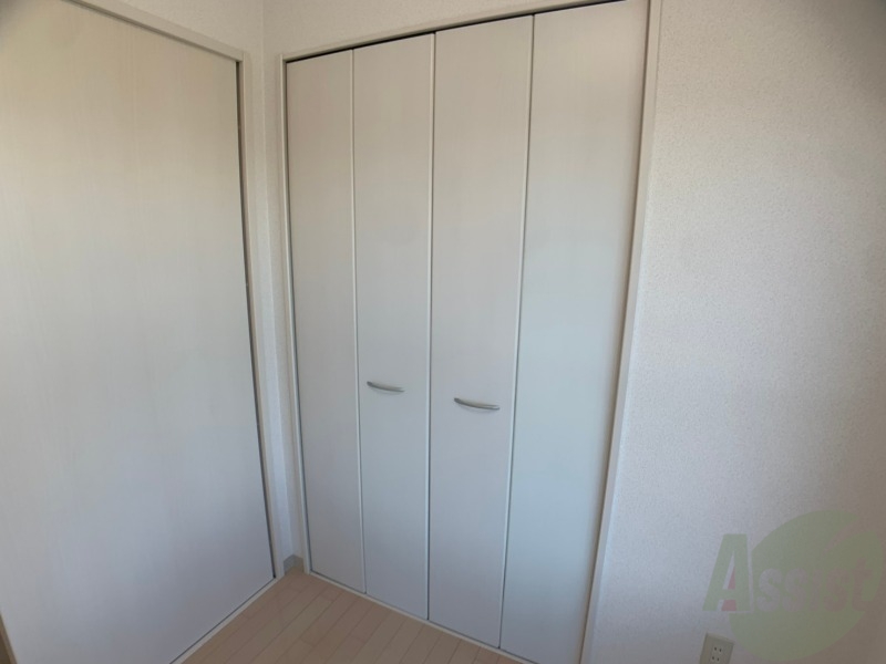 収納　寝室の収納です。部屋がすっきり片付きます。