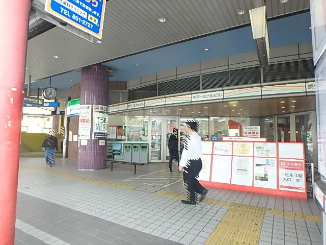 コンビニ　ファミリーマート（コンビニ）まで120m