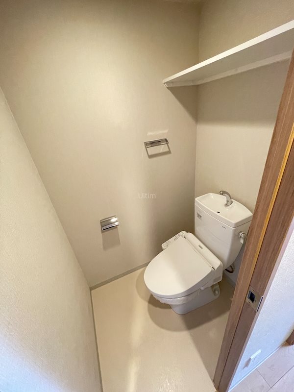 トイレ　※別のお部屋のお写真です。御参考までに。