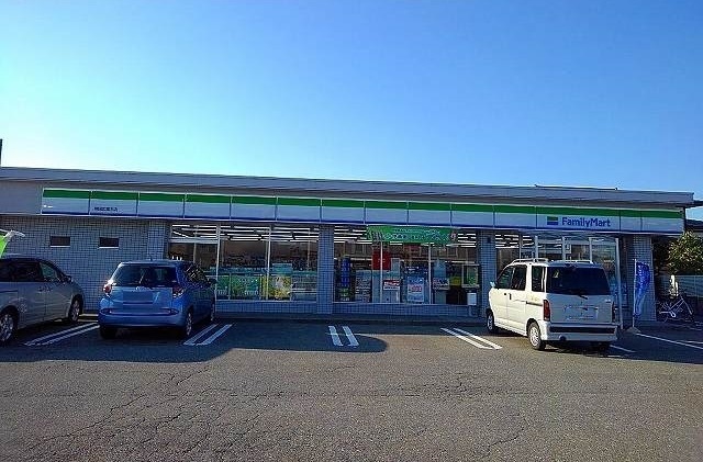 コンビニ　ファミリーマート広面北店（コンビニ）まで223m