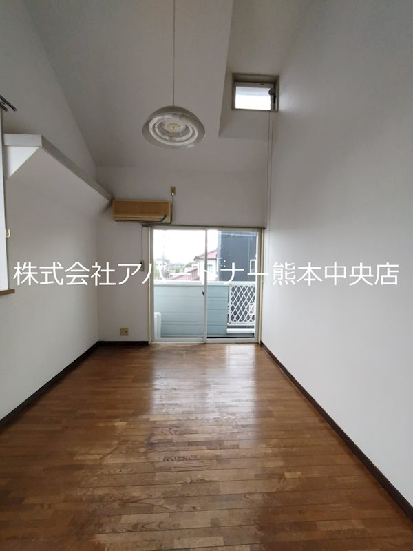 居室・リビング　南向きで明るいお部屋ですよ☆