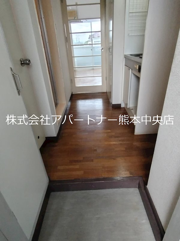 玄関　玄関部分☆洗濯機も室内に置けます