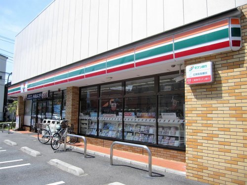 コンビニ　セブンイレブン 足立綾瀬3丁目東店（コンビニ）まで48m