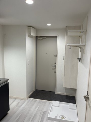 玄関　＊同物件、別部屋になります