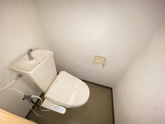 トイレ　※別号室のお写真です。