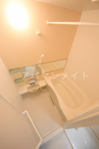 バス・シャワールーム　追い焚き付き！