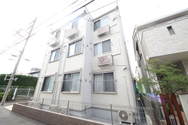 クレイノカサ リリオIIIの外観写真