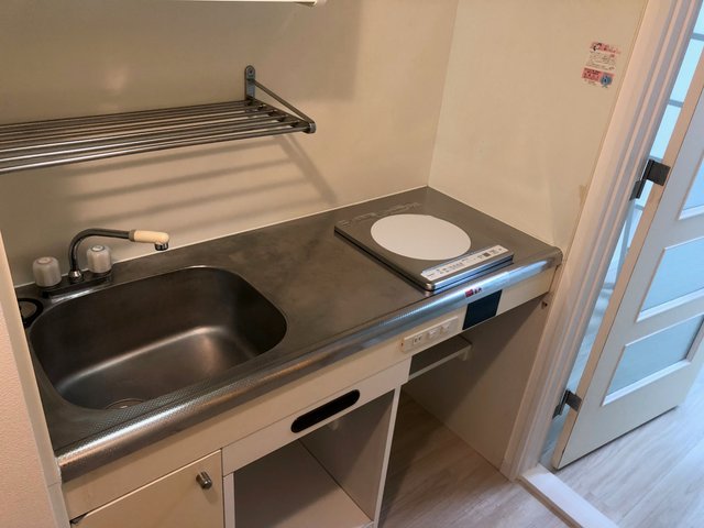 キッチン　参考写真（同建物別部屋のものです）