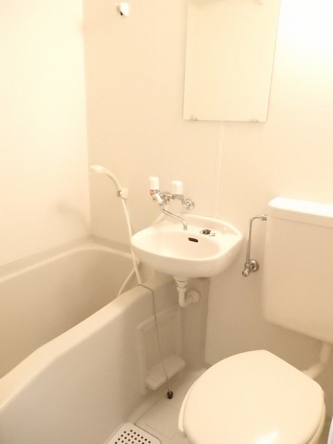 トイレ　参考写真（同建物別部屋のものです）
