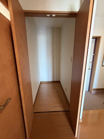 その他部屋・スペース　明るい色調の室内です