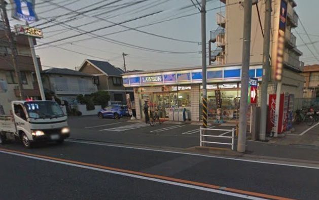 コンビニ　ローソン六会店（コンビニ）まで342m