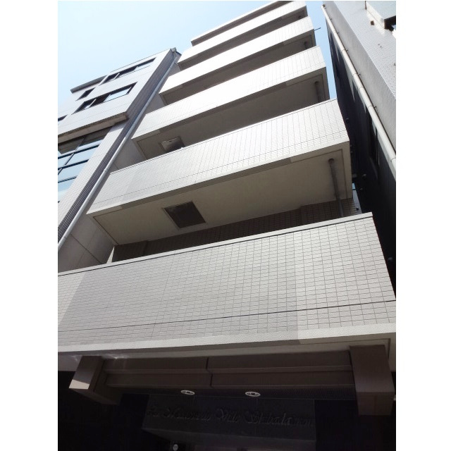 建物外観　★近隣に飲食店やコンビニ等あり外食やお買い物にも便利です