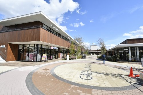 ショッピングセンター　夙川グリーンプレイス（ショッピングセンター）まで495m
