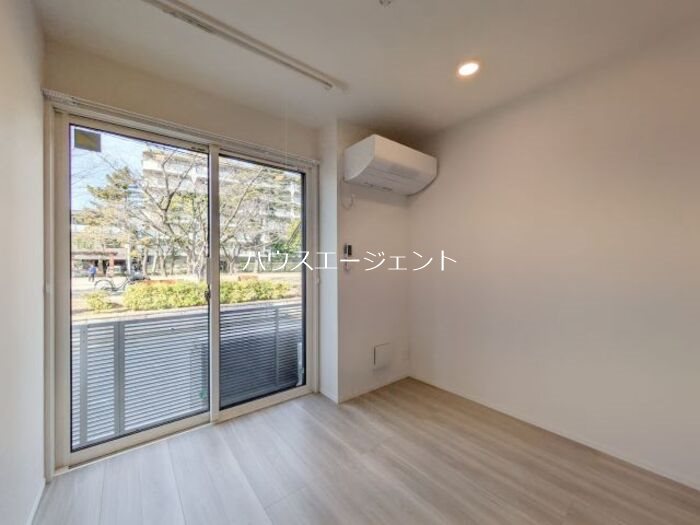 その他部屋・スペース　明るい洋室です。