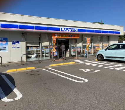 コンビニ　ローソン魚津本江新町店（コンビニ）まで626m