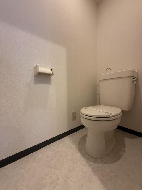 ＪＲ中央線 荻窪駅 徒歩10分 2階建 築37年のトイレ写真