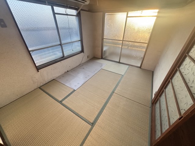 酒井マンションの居間写真