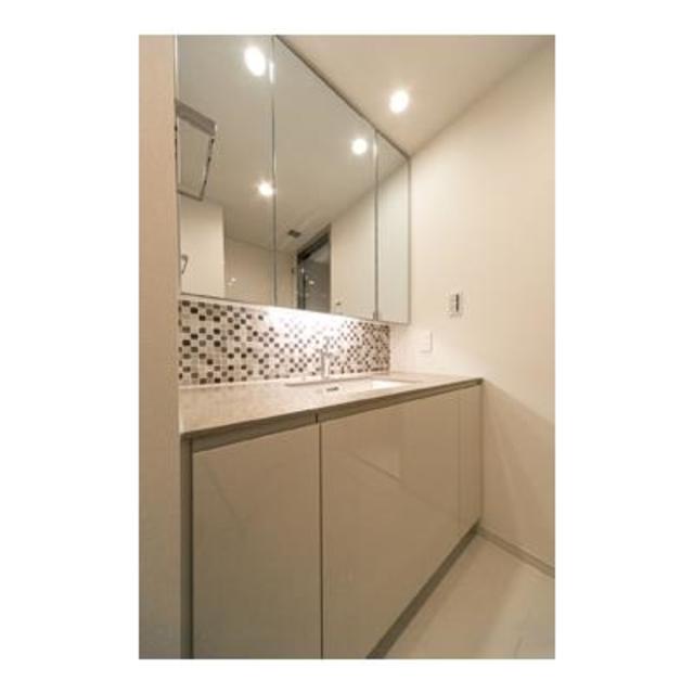 洗面設備　※写真は同タイプ住戸です。