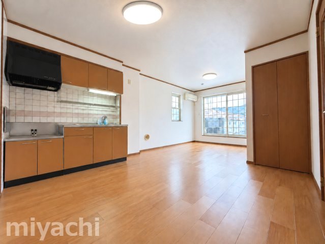 ＪＲ徳島線 下浦駅 徒歩14分 2階建 築26年の居間写真