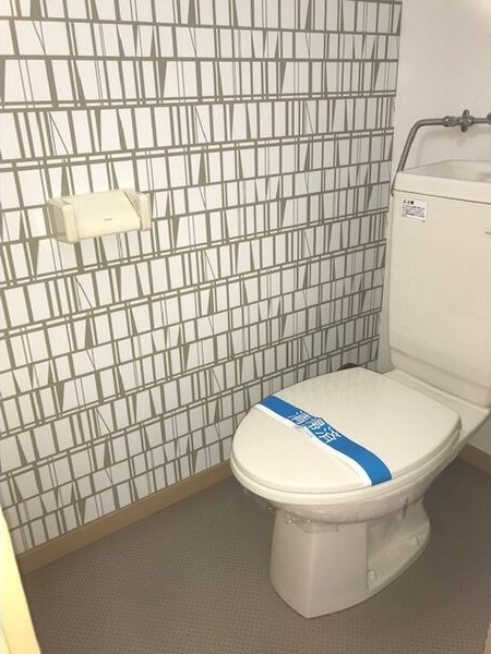 トイレ　※写真は同じマンションの違う部屋のものになります。