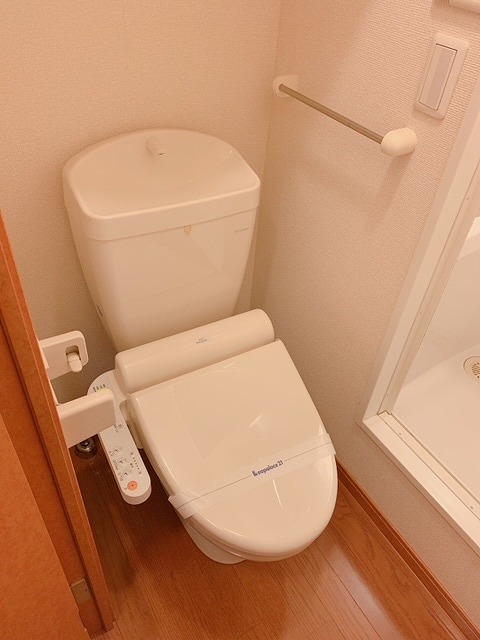 レオパレスシャンテのトイレ写真