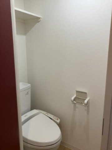 東急東横線 学芸大学駅 徒歩4分 4階建 築20年のトイレ写真