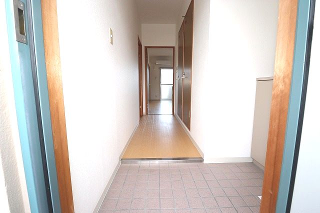 玄関　収納もある玄関です