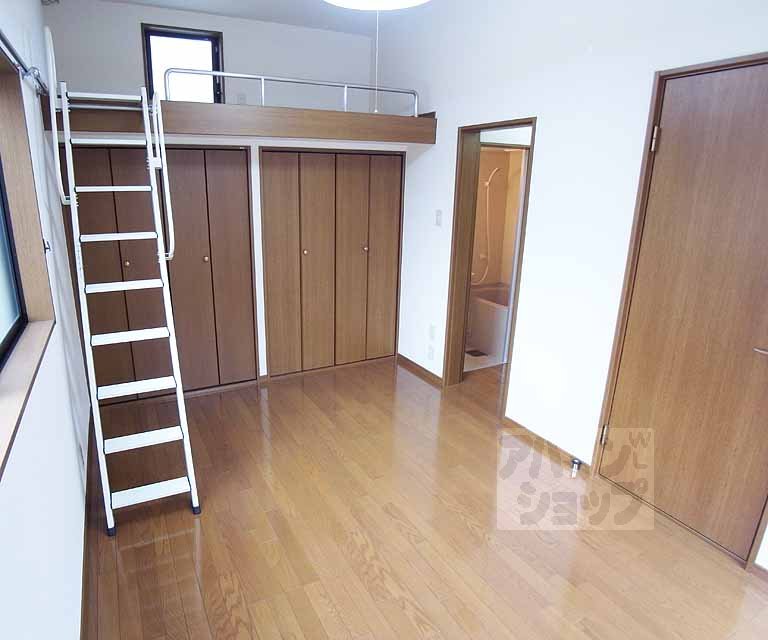居室・リビング　ちょうどいいサイズ感のお部屋となっております・