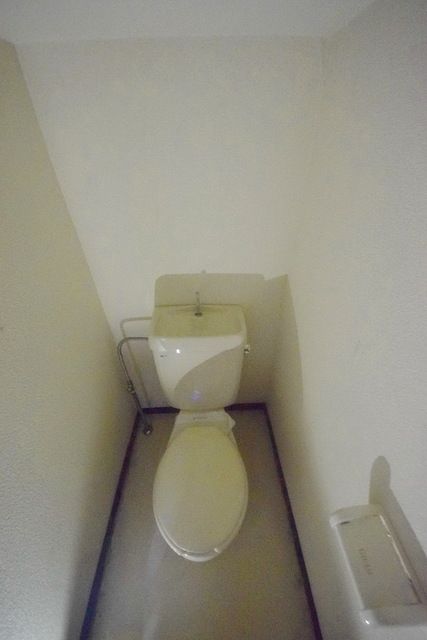 REVANCE HIGASHIURAWAのトイレ写真