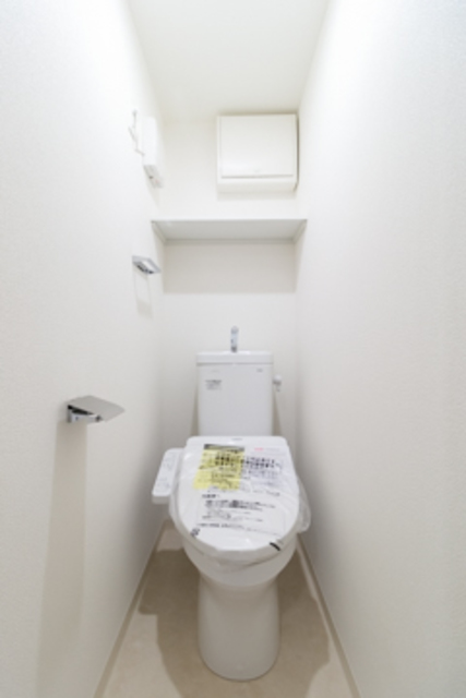 トイレ　※写真は同タイプ住戸です。