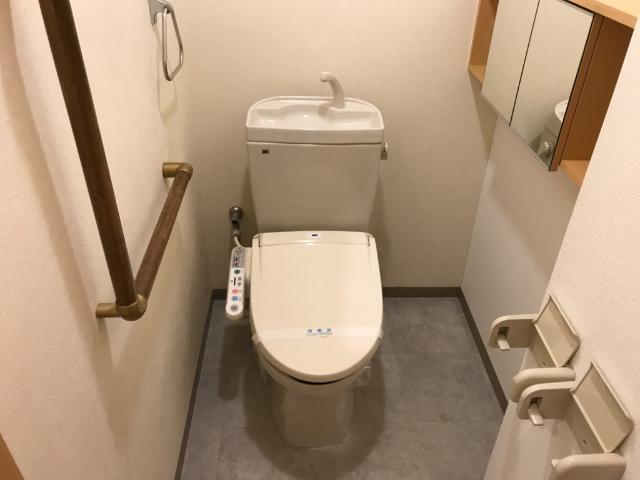 トイレ　シャワー付トイレ