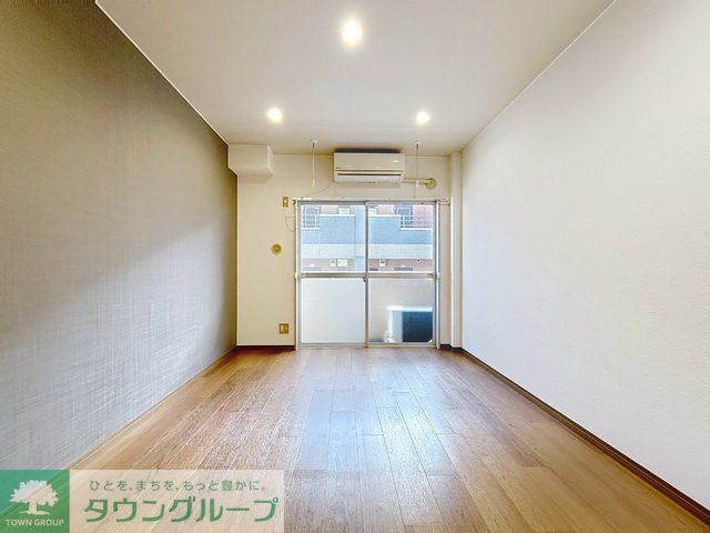 居室・リビング　ダウンライトで調光もばっちりです♪