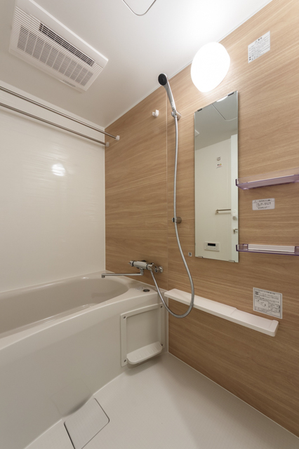 バス・シャワールーム　※写真は同タイプ住戸です。