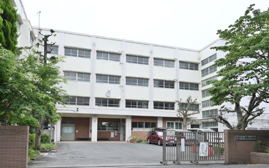 中学校　横浜市立青葉台中学校（中学校）まで548m