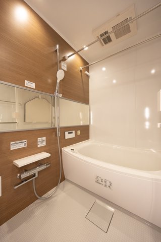 バス・シャワールーム　※写真は同タイプ住戸です。