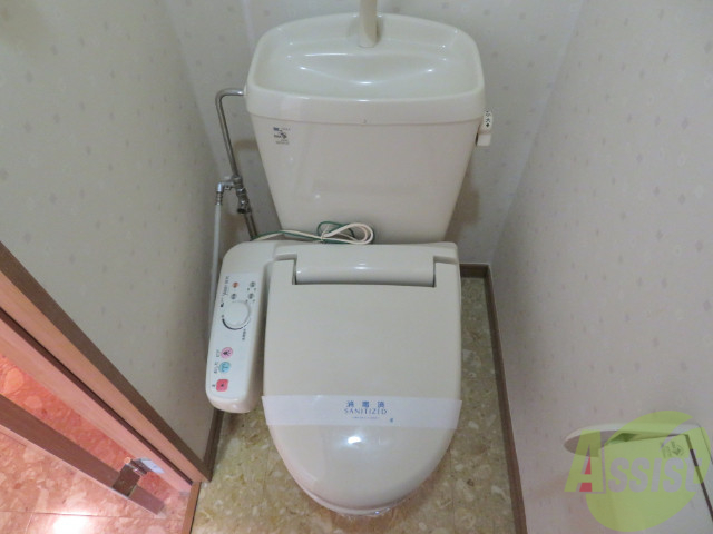 トイレ　ウォシュレット付きｂ