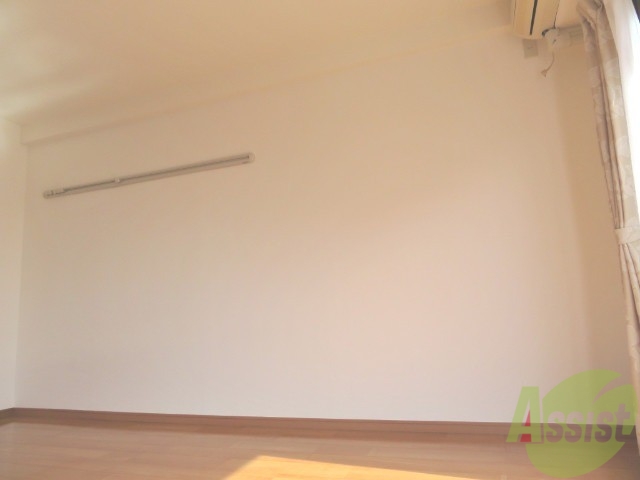 その他部屋・スペース　コチラのお部屋は８．８帖有りますので、ベッドも置けますね。