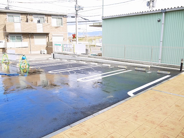 駐車場　車をお持ちの方に嬉しい駐車場付きの物件です