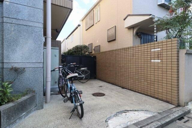 東急田園都市線 池尻大橋駅 徒歩12分 3階建 築35年の外観写真
