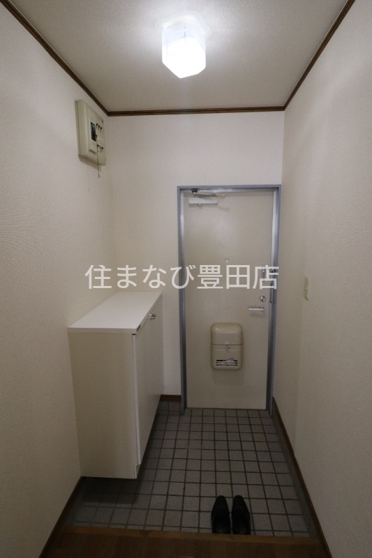玄関　同型別部屋写真