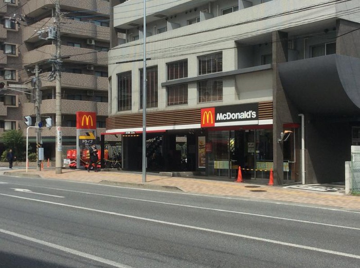 飲食店　マクドナルド 登戸店（飲食店）まで600m