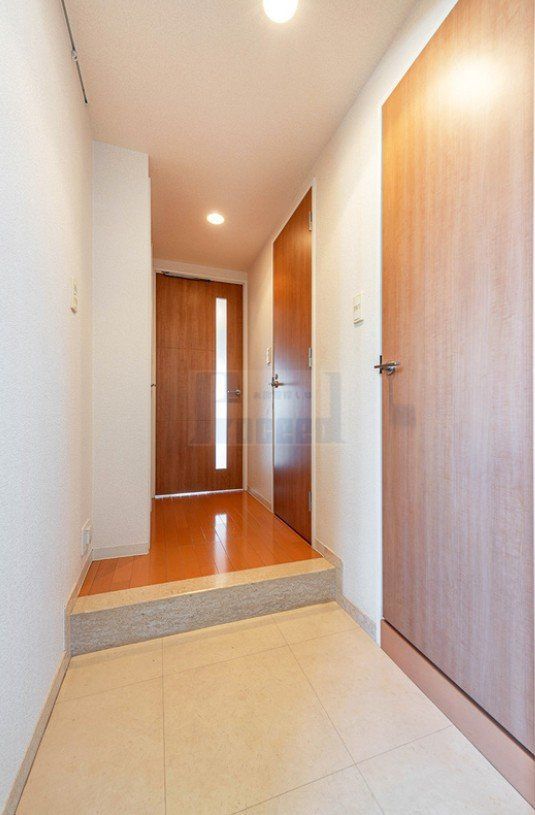 玄関　※別部屋参考写真※現況優先です