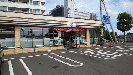 コンビニ　セブンイレブン札幌中の島1条7丁目店（コンビニ）まで367m