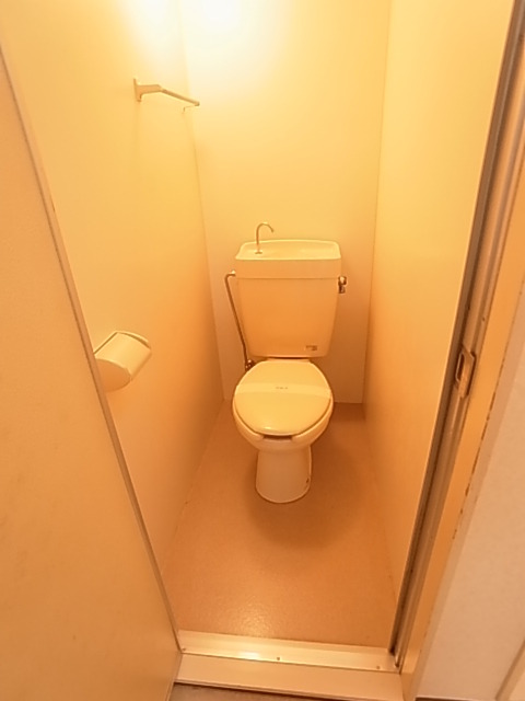 【神戸市兵庫区矢部町のアパートのトイレ】